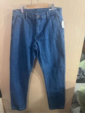 Men’s GAP Medium Wash Relaxed Straight Leg Jeans Size 32 NWT